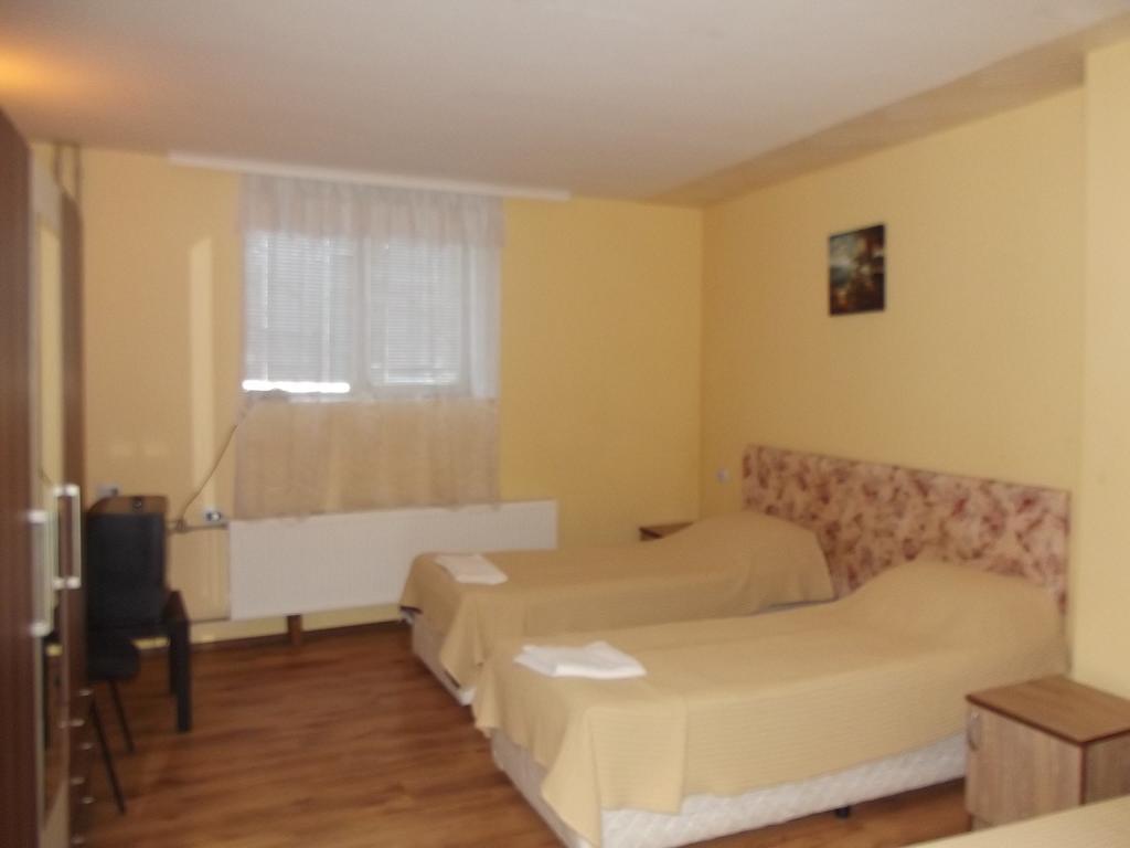 House For Guests And Friends Hotel Svishtov Luaran gambar